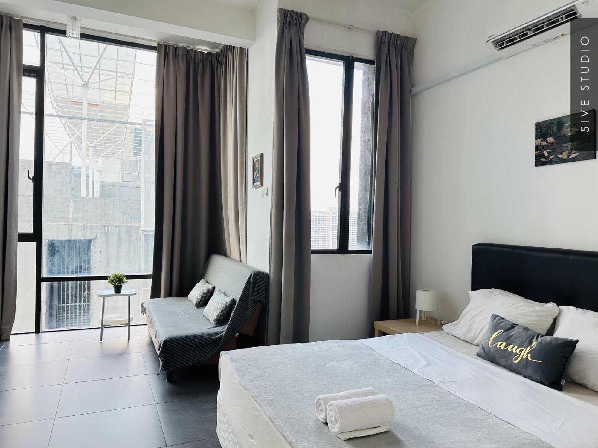 Five Studio - Empire Damansara Petaling Dzsaja Kültér fotó